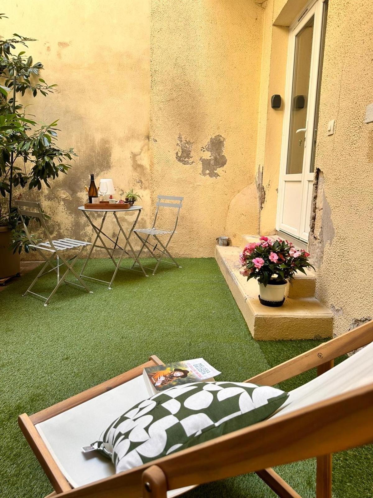 Beau Studio Et Sa Terrasse Quartier Historique Moulins  Extérieur photo